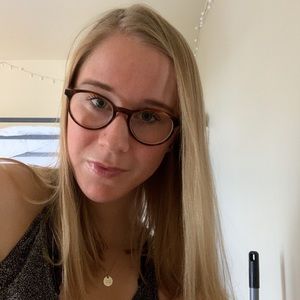 Meet your Posher, Abby